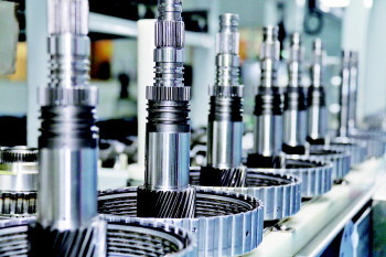 雙林山東第10萬臺6AT變速器下線